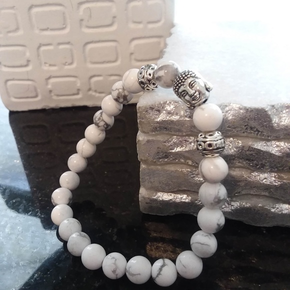 White Howlite Buddah Bead Stretch Bracelet - Picture 5 of 7